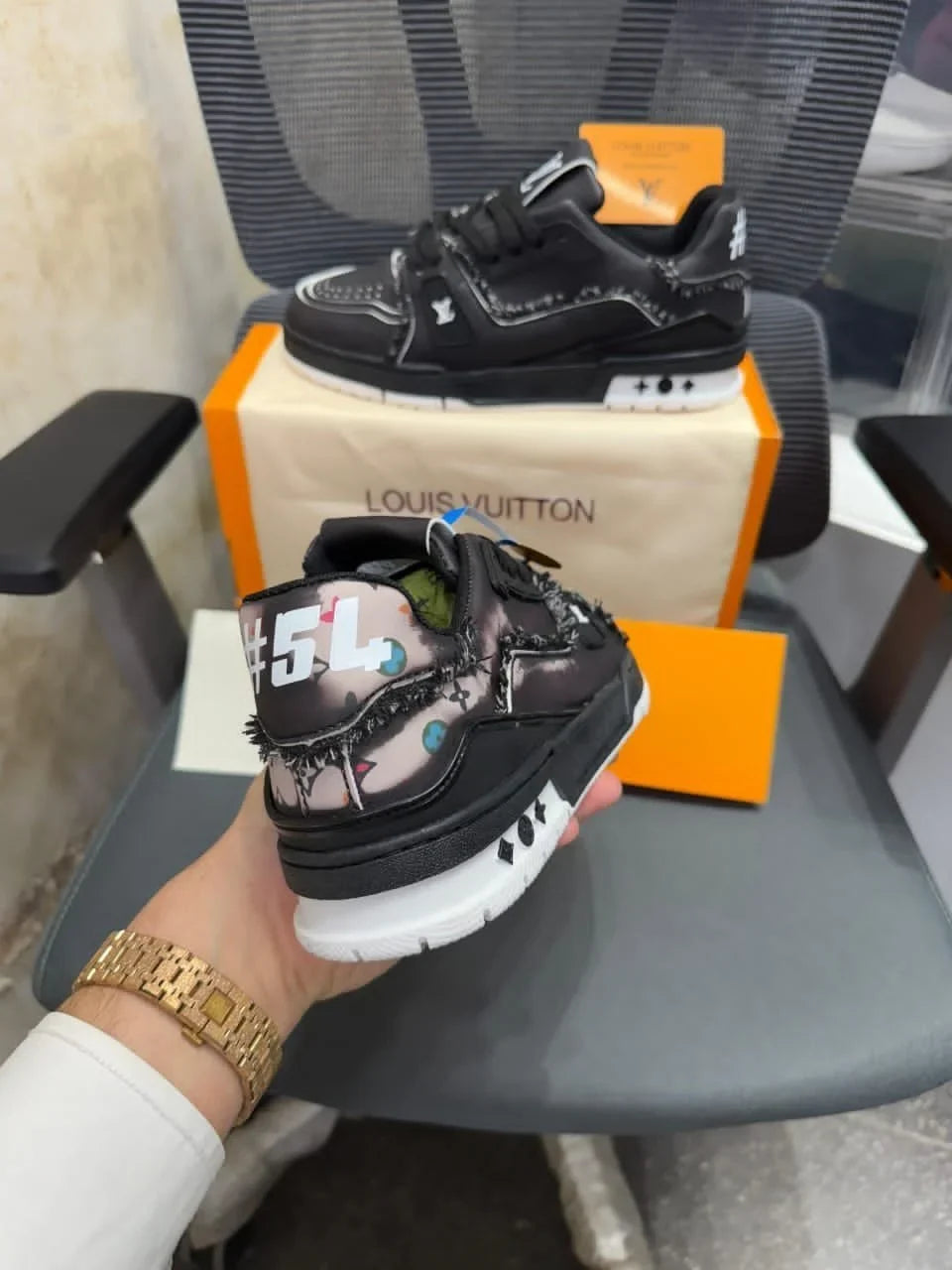 _*Lo_uis Vuitto_n LV Civili_st Trainer 2025 ( With All Accessories )*_