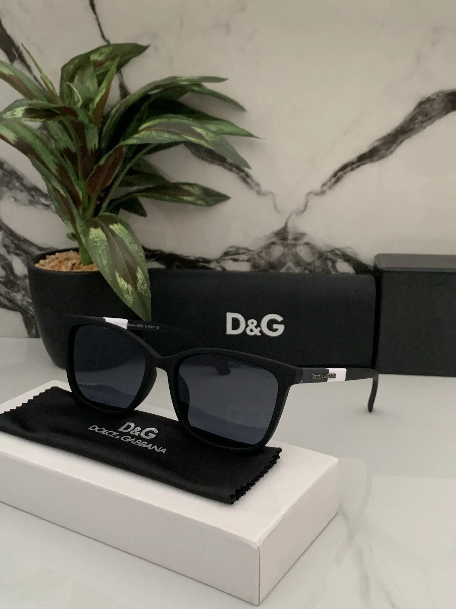 Branded D_&G Full Black Sunglasses
