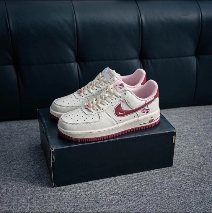 NIK_E AIRFORCE 1 VALENTINES DAY TOP BATCH UA