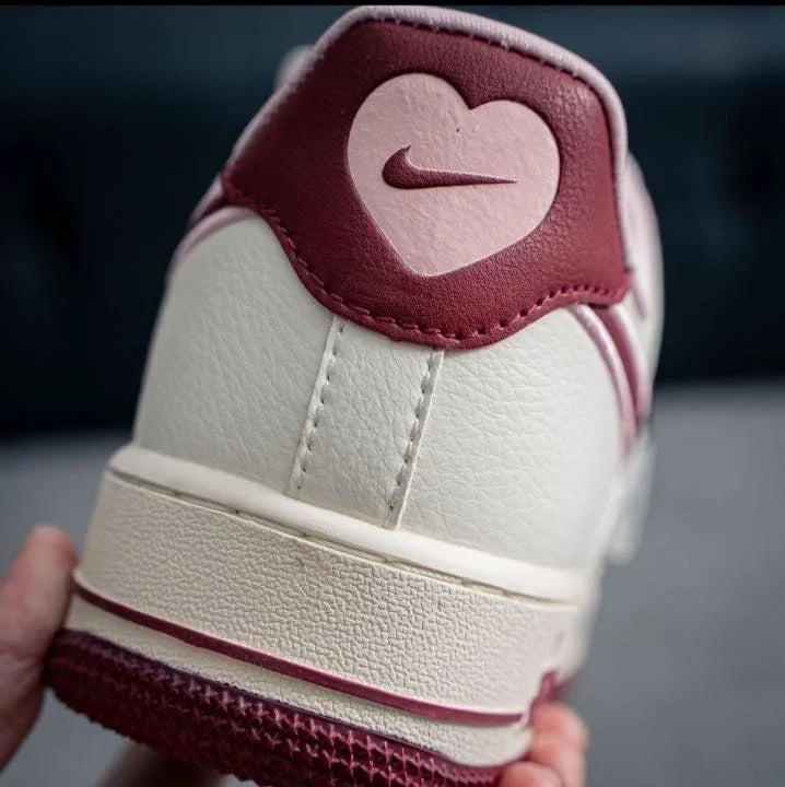 NIK_E AIRFORCE 1 VALENTINES DAY TOP BATCH UA