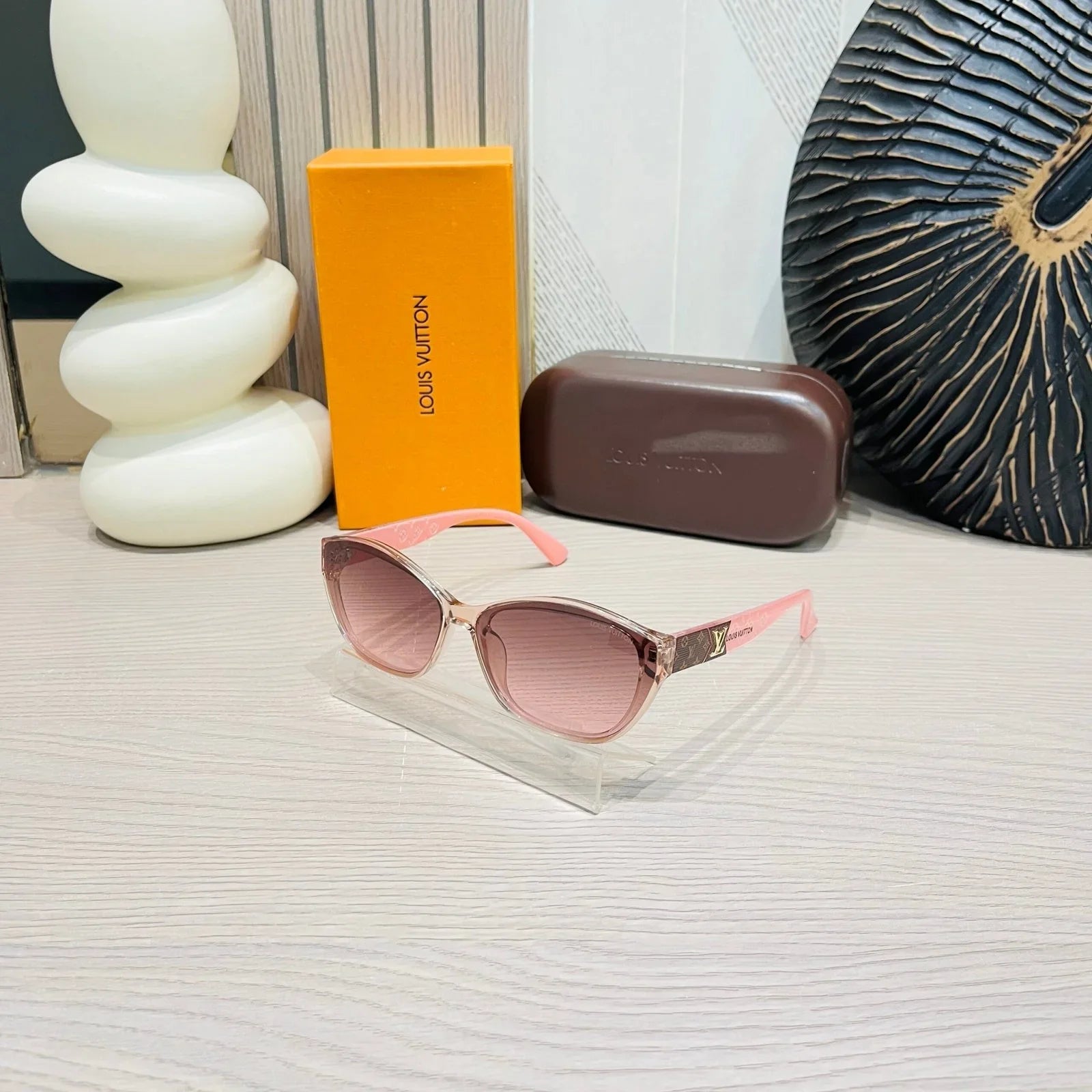 Loui_s Vuitto_n Rosy Glow: Soft Pink Acetate Chic