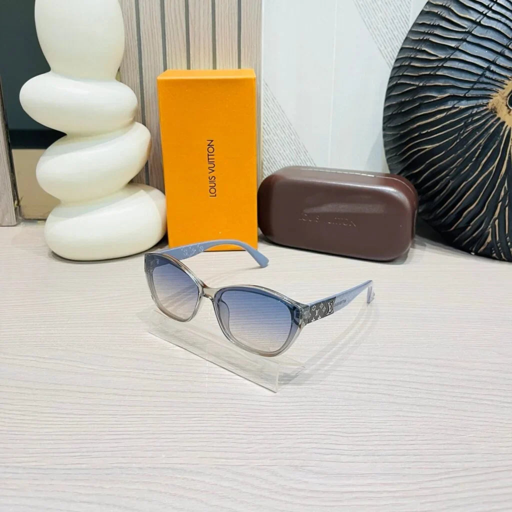 Lou_is Vuitt_on Women’s SKY BLUE Sunglasses