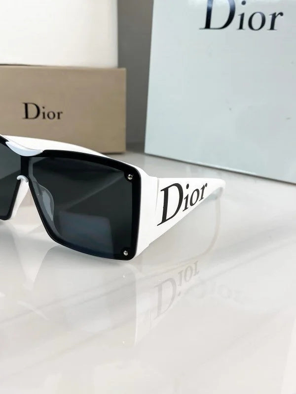 Dio_r White 7812
