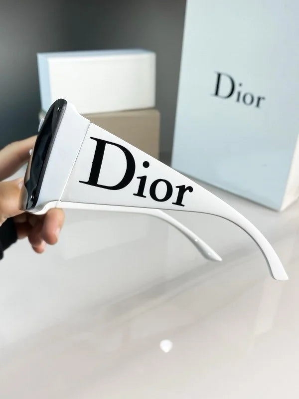 Dio_r White 7812