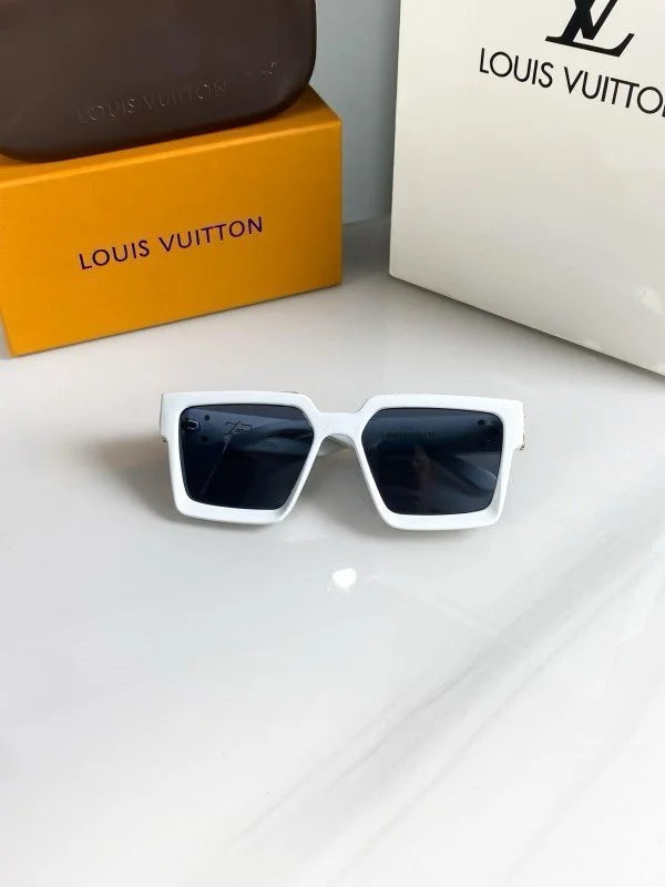 Lou_is vuitt_on 3013
