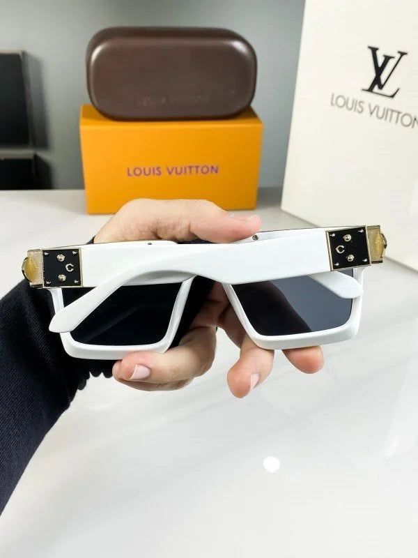 Lou_is vuitt_on 3013