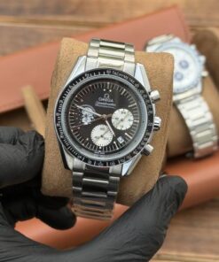 Omega Speedmaster Silver Snoopy