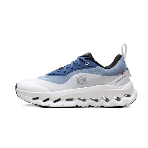 On Cloud Running X Loewe Cloudtilt